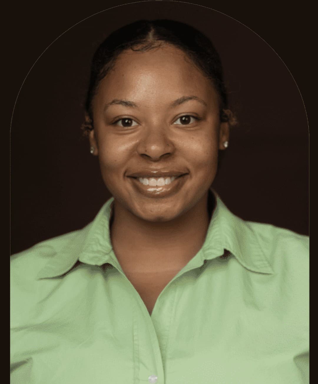 Jasmine, licensed holistic esthetician and founder of Fresh Skin Best Friend